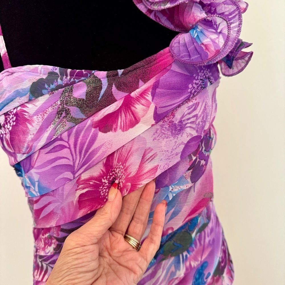Pristine - Ruffle Shoulder Floral Top Size: Large - Picture 2 of 9